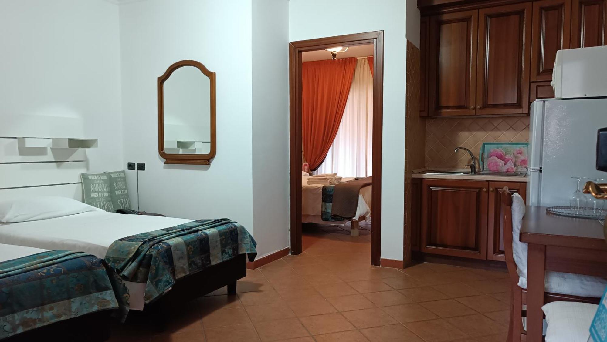 Euro House Airport Hotel 4*