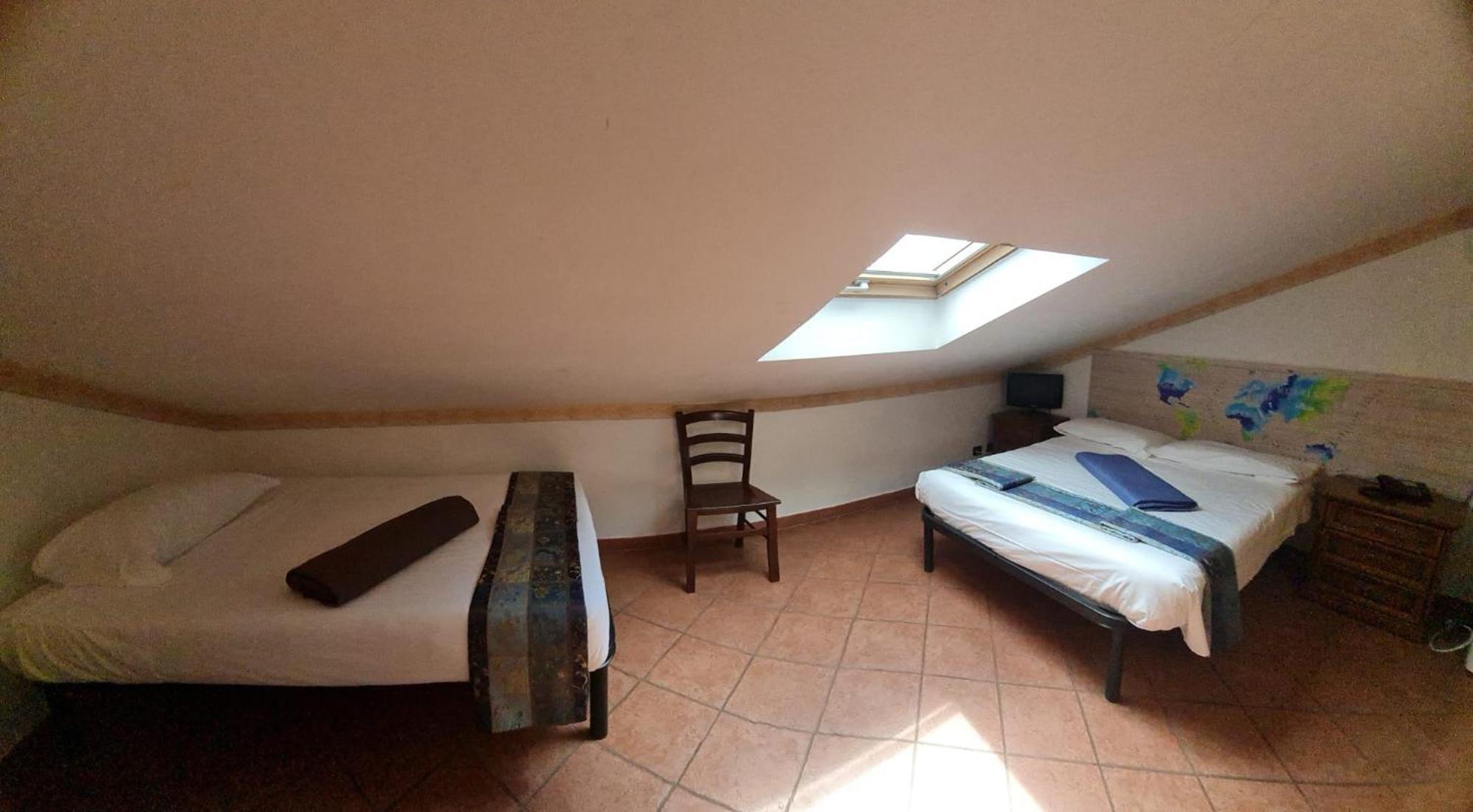 Hotel Euro House Airport 4*
